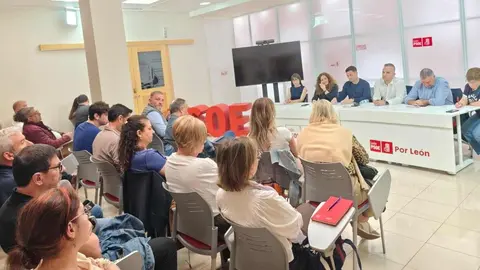 El PSOE leonés activa su maquinaria electoral con foco en el liderazgo. Los socialistas inician la elaboración de candidaturas con el objetivo de mantener su posición dominante en ayuntamientos y juntas vecinales.