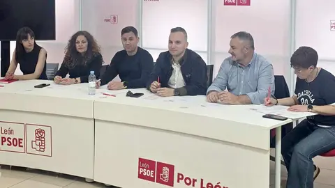 El PSOE leonés activa su maquinaria electoral con foco en el liderazgo. Los socialistas inician la elaboración de candidaturas con el objetivo de mantener su posición dominante en ayuntamientos y juntas vecinales.