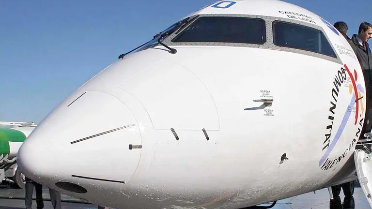 Imagen de un avión de Air Nostrum en el Aeropuerto de León.
