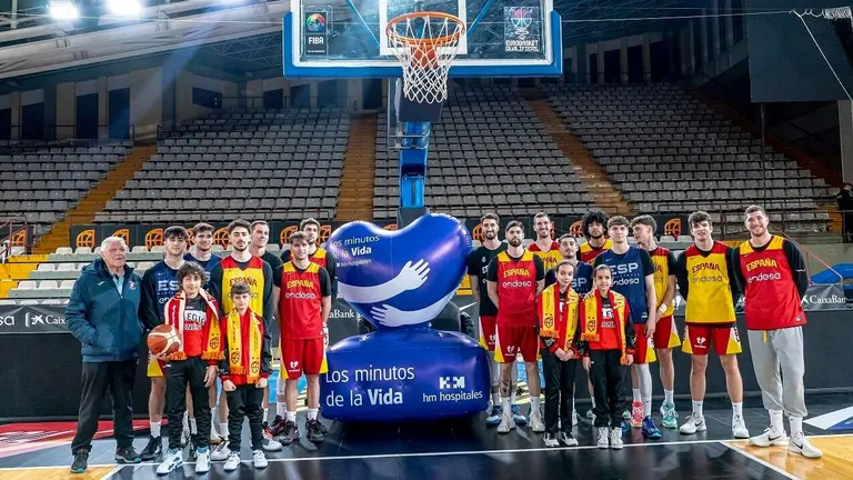 La selección española de baloncesto se suma al proyecto ‘Los minutos de la vida’ de HM Hospitales.