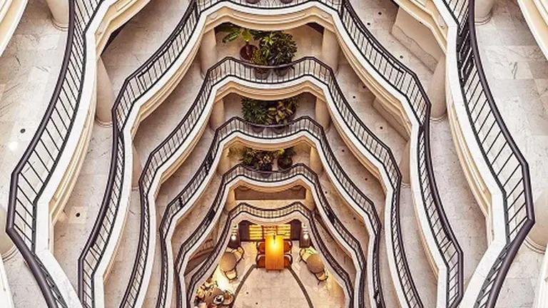 Imagen del interior del Hotel Alfonso V en León capital.