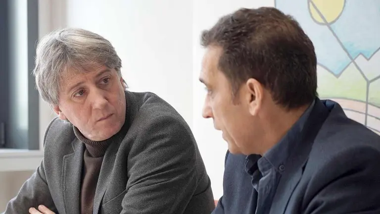 Los secretarios generales de CCOO y el PSOE en Castilla y León, Vicente Andrés y Carlos Martínez, durante su primera reunión institucional.