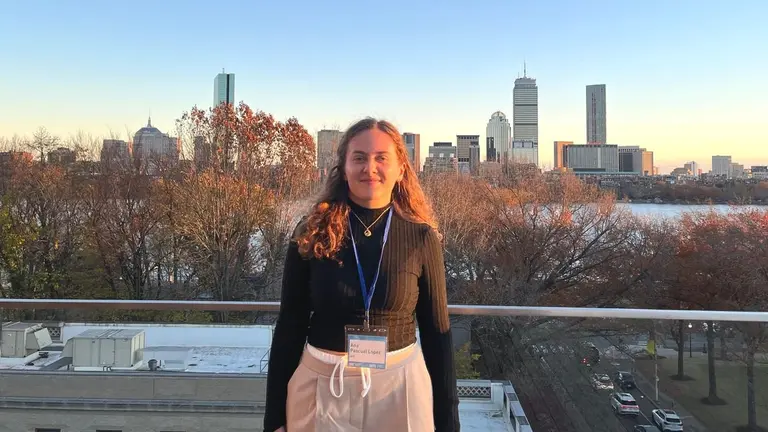 Ana Pascual estudiante becada en el Instituto Tecnol&oacute;gico de Massachusetts (MIT).