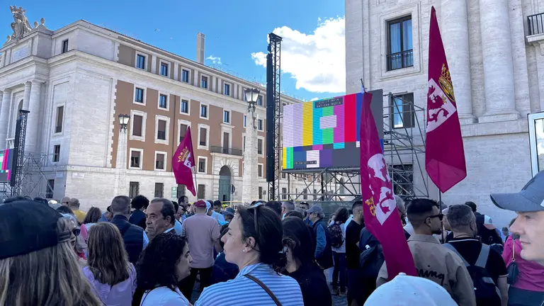 La Cofradía del Dulce Nombre de Jesús Nazareno regresa a León tras su participación en el Jubileo de las Cofradías.