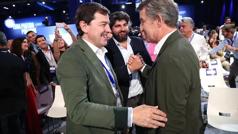 El presidente del Partido Popular de Castilla y León, Alfonso Fernández Mañueco, asiste a la primera jornada del 21 Congreso Nacional del Partido Popular. Foto: Lázaro