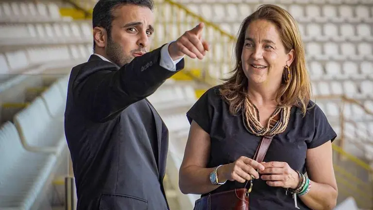 Representantes de Aspire, junto a Natichu Alvarado, consejera ejecutiva de la Cultural, durante una visita al Reino de León.