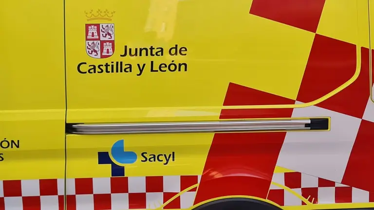 Imagen de una ambulancia de Emergencias Sacyl.