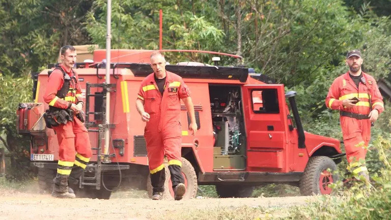 Militares de la UME desplegados en los incendios de León.