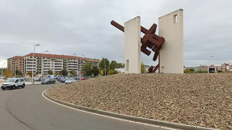 La zona de la Lastra vive hoy un pleno desarrollo pero mira con recelo el proyecto de central de biomasa en la zona.