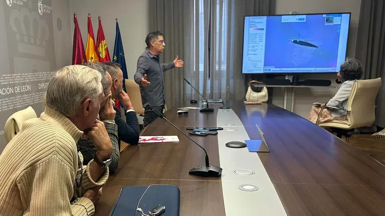 El diputado de Cultura, Arte y Patrimonio, Emilio Martínez, ha presentado en la Diputación de León las actividades organizadas por el Ayuntamiento de Sabero en La Camperona para presenciar el eclipse de sol que tendrá lugar el 12 de agosto de 2026.