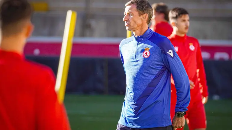 Cuco Ziganda, durante un entrenamiento en el Reino de León.