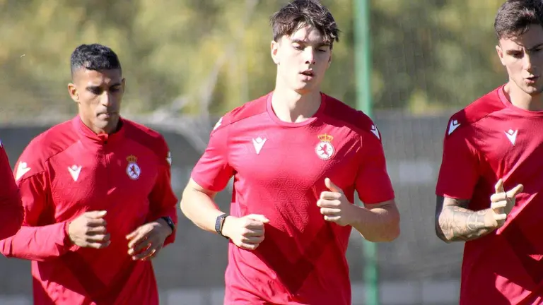 El conjunto leonés inicia la preparación para el duelo del próximo lunes (20:30 horas) tras la victoria en Valladolid y con varios 'tocados' y bajas en la plantilla. Fotos: CyDLeonesa