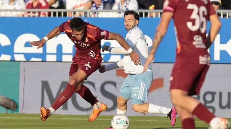 Thiago Ojeda en un lance del partido.