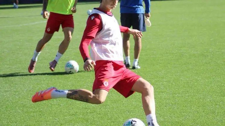 Yayo, durante un entrenamiento con la Cultural.