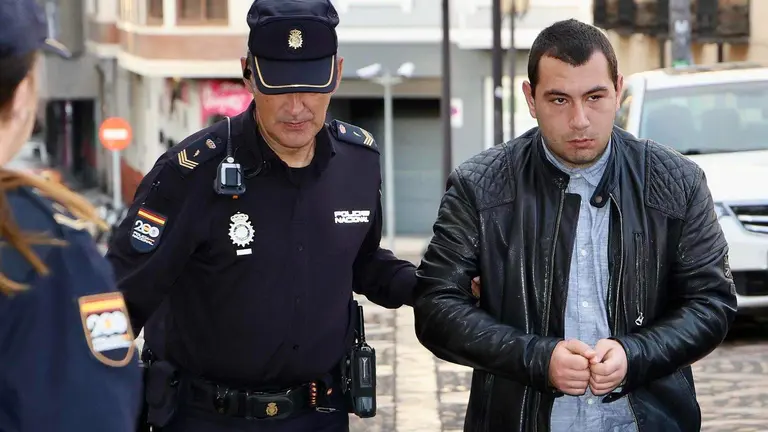 La Audiencia Provincial de León acoge la primera sesión del juicio contra A.R.T.S., al que se le acusa de los delitos de asesinato y amenazas en el ámbito familiar por presuntamente haber matado a su madre durante la navidad de 2022. Foto: Campillo