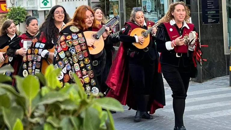 La Tuna Femenina de León durante su participación en el certamen de Málaga. Foto: ULE