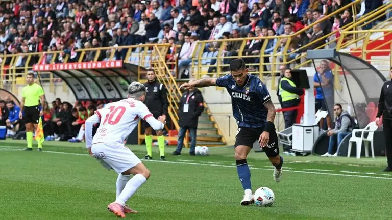 La Cultural está firmando un gran encuentro ante el Ceuta.