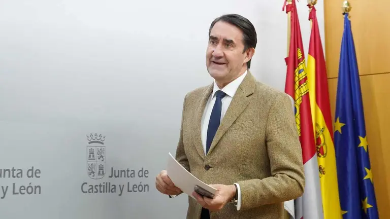 El consejero de Medio Ambiente, Vivienda y Ordenación del Territorio, Juan Carlos Suárez-Quiñones, presenta ''Músicos en la Naturaleza 2026''.