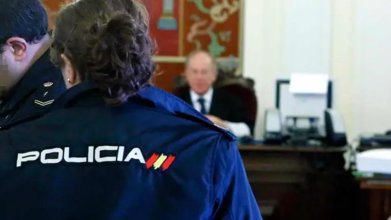 La Audiencia Provincial de León acoge la tercera y última jornada del juicio contra el monitor de natación acusado de abusar sexualmente de 16 menores