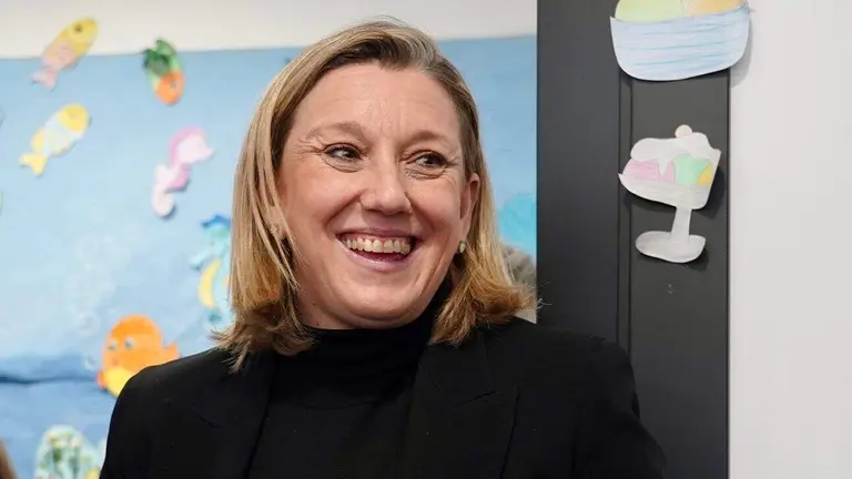 La vicepresidenta de la Junta y consejera de Familia e Igualdad de Oportunidades, Isabel Blanco, visita las obras realizadas para la ampliación del Centro de Día ''AFA La Bañeza''. Foto: Campillo.