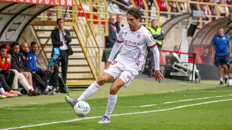 Sobrino, durante un partido con la Cultural y Deportiva Leonesa.