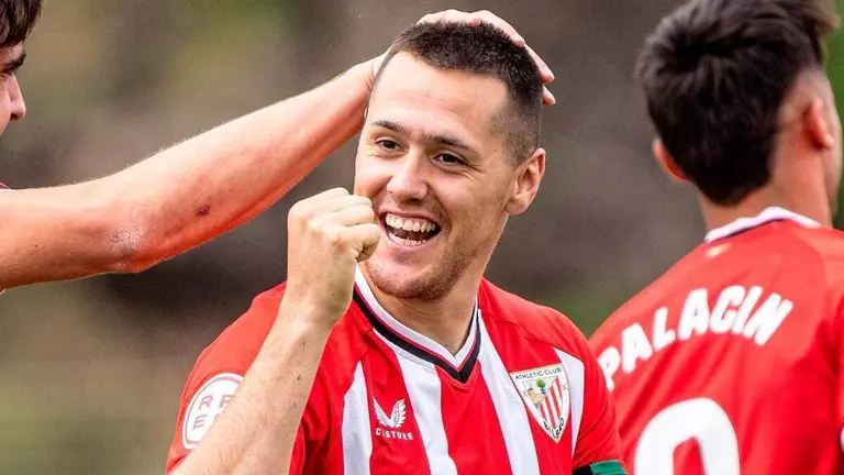 Urko Izeta, durante un partido con el Athletic.