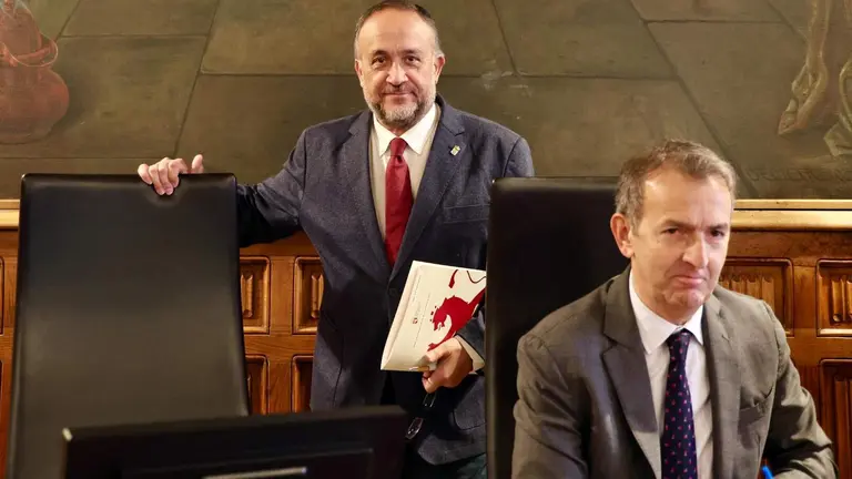 La Diputación de León celebra un pleno extraordinario para la aprobación inicial del presupuesto general para el próximo ejercicio. Fotos: Campillo