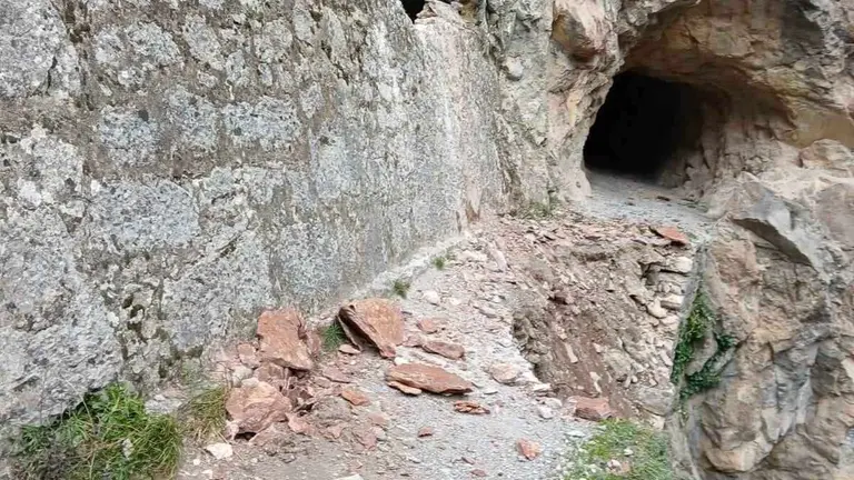 Imagen de la zona afectada por los derrumbes y que ha obligado al cierre de la ruta.