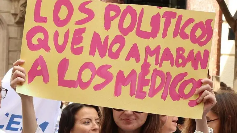 Imagen de una de las protestas en la huelga de m&eacute;dicos.