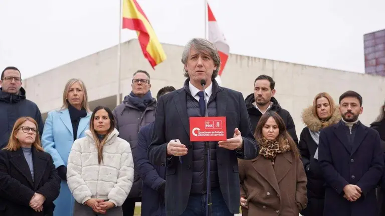 El secretario general del PSOCyL y candidato a la Presidencia de la Junta, Carlos Mart&iacute;nez, interviene en el acto de presentaci&oacute;n de la candidatura del PSOE a las Cortes de Castilla y Le&oacute;n.