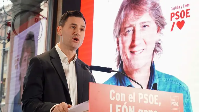 Javier Alfonso Cend&oacute;n, durante un acto electoral.