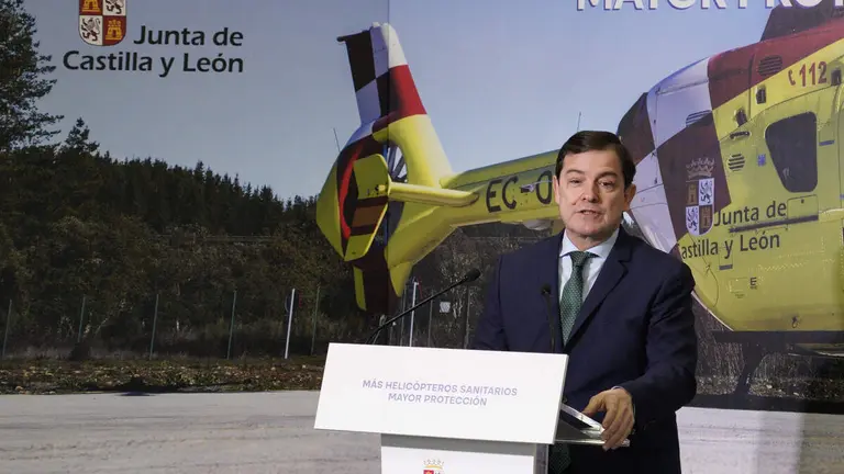 El presidente de la Junta de Castilla y Le&oacute;n, Alfonso Fern&aacute;ndez Ma&ntilde;ueco, durante la presentaci&oacute;n de las mejoras en transporte de emergencias sanitarias