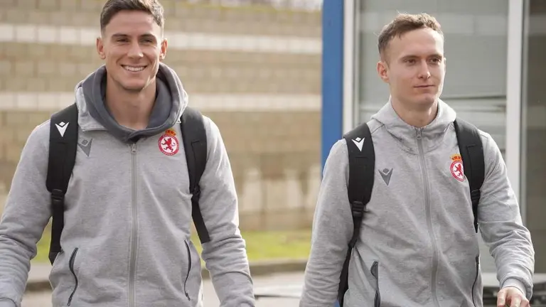 Los jugadores de la Cultural, en Le&oacute;n, en la antesala de su desplazamiento a Marbella.