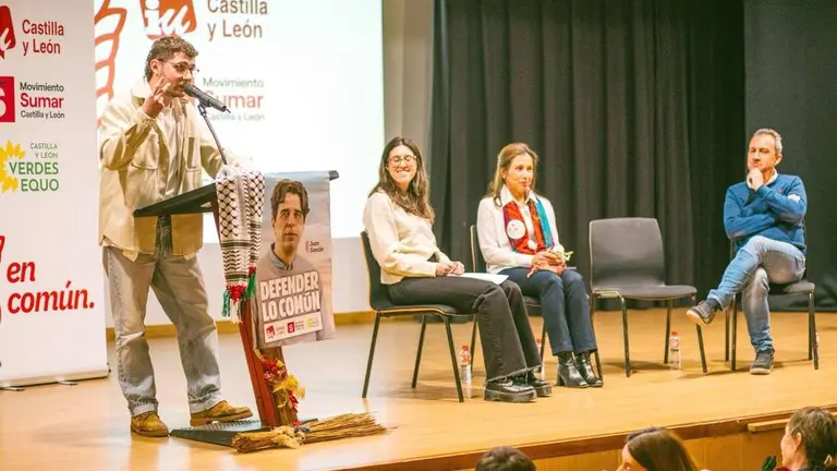 El candidato de IU durante el acto electoral celebrado en Villablino.