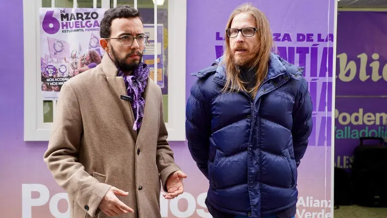 El candidato de Podemos-Alianza Verdey el secretario de Organizaci&oacute;n y portavoz de Podemos. Foto: Leticia P&eacute;rez