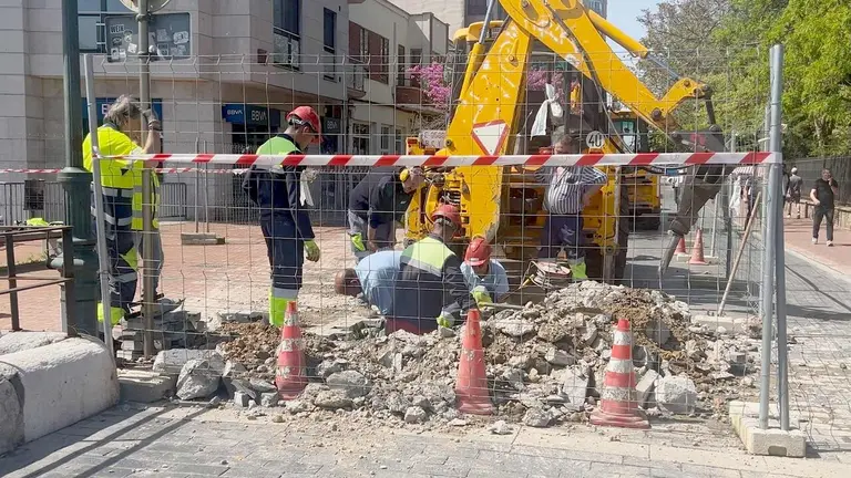 El Ayuntamiento de Le&oacute;n ha puesto en marcha las primeras catas geot&eacute;cnicas para analizar la viabilidad de ejecutar un nuevo vano en el entorno del puente de San Marcos.