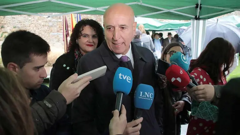 El alcalde de Le&oacute;n, Jos&eacute; Antonio Diez, preside los actos celebrados con motivo de la conmemoraci&oacute;n del D&iacute;a de Europa