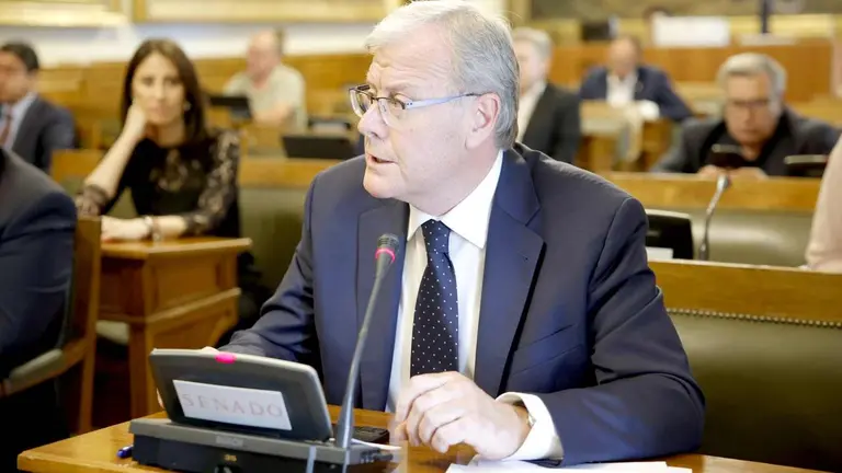 El senador popular Antonio Silv&aacute;n, durante su intervenci&oacute;n.