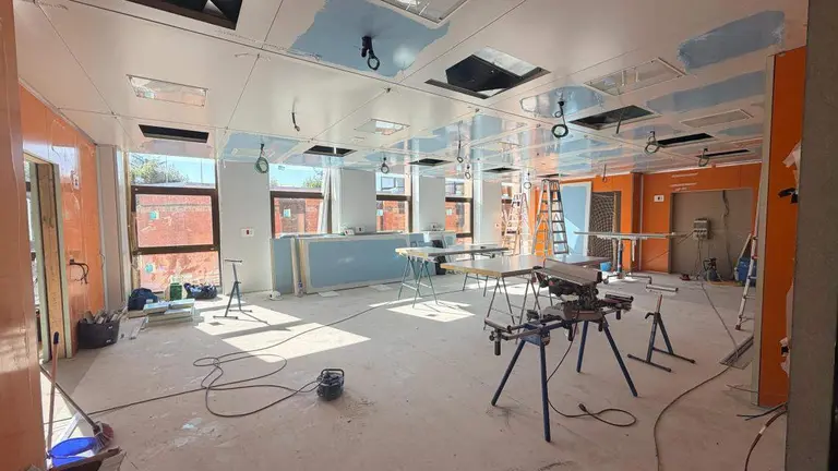 La Universidad de Le&oacute;n ultima la sala de disecci&oacute;n del grado en Medicina que se instalar&aacute; en Ciencias de la Salud. Foto: ULE.