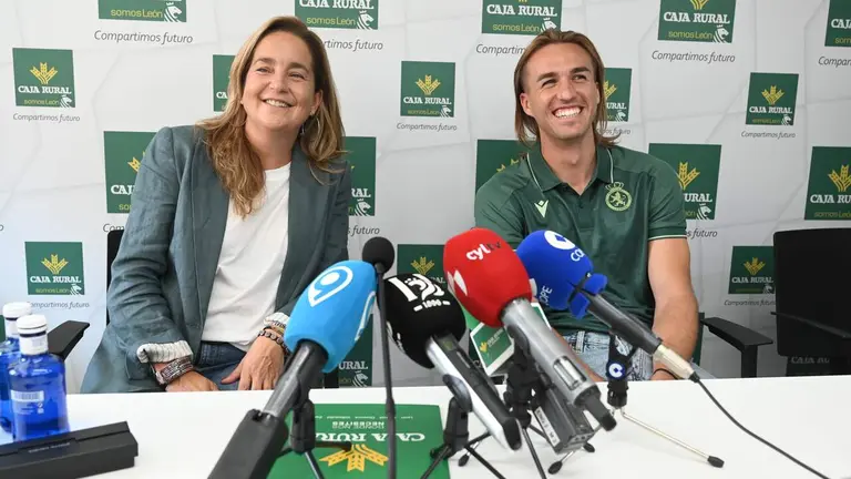 Presentaci&oacute;n del patrocinio de Caja Rural a la Cultural y Deportiva Leonesa