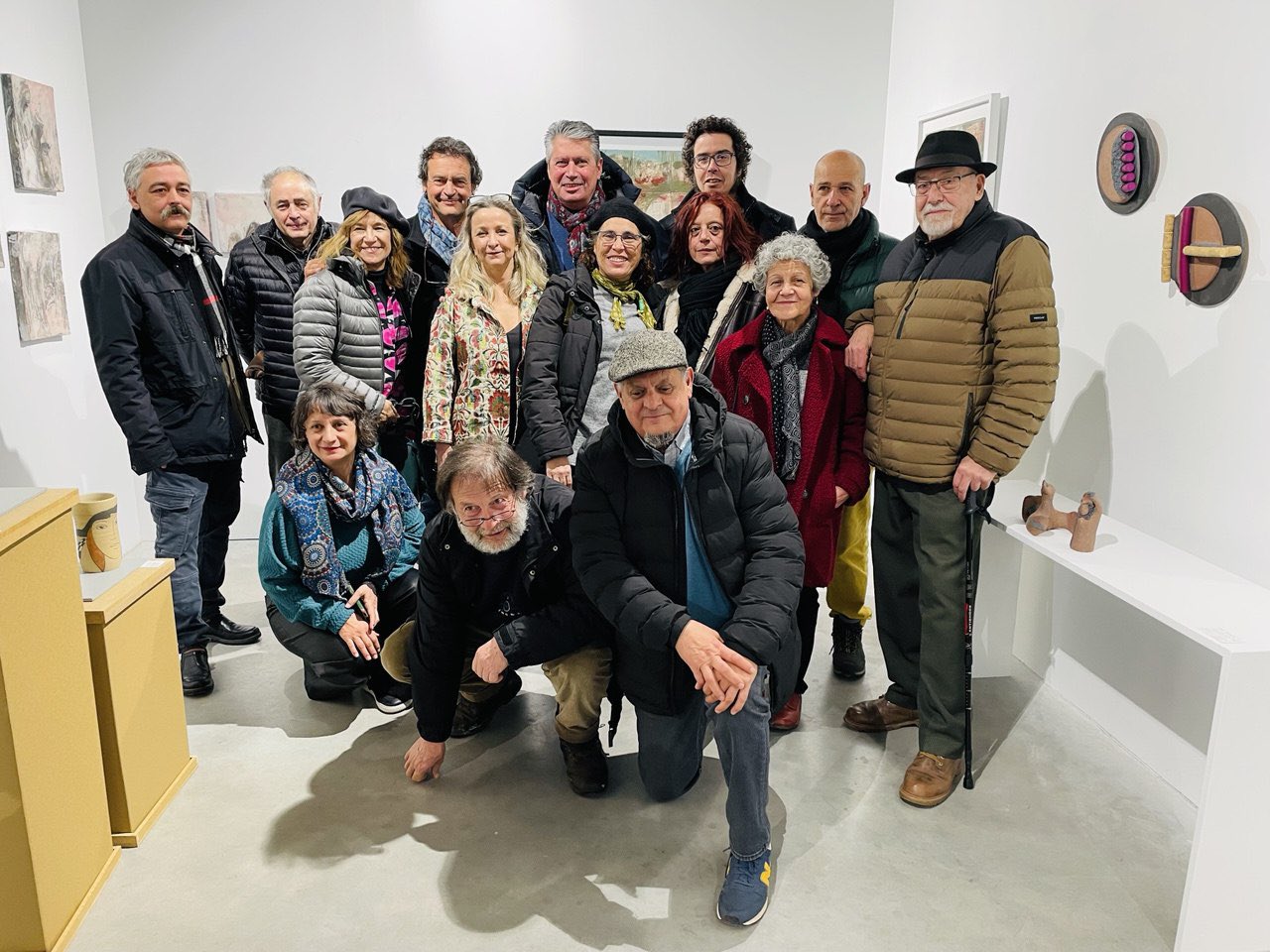 Artistas, autoridades y responsables de la muestra se han dado cita en la inauguración.