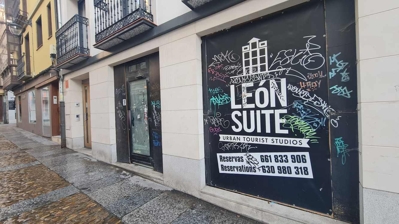 Apartamentos turísticos en las inmediaciones de la Plaza de San Marcelo de León capital.