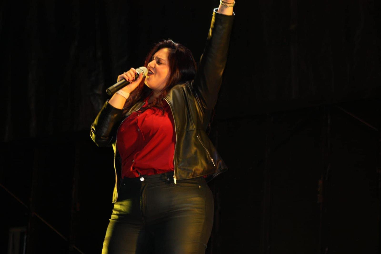 Ana Martínez Ferreras durante un concierto con el grupo Suite 23.