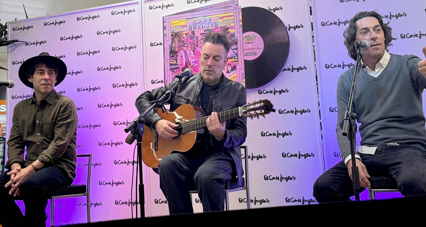 Café Quijano, este martes, durante la presentación de su disco en El Corte Inglés de León.