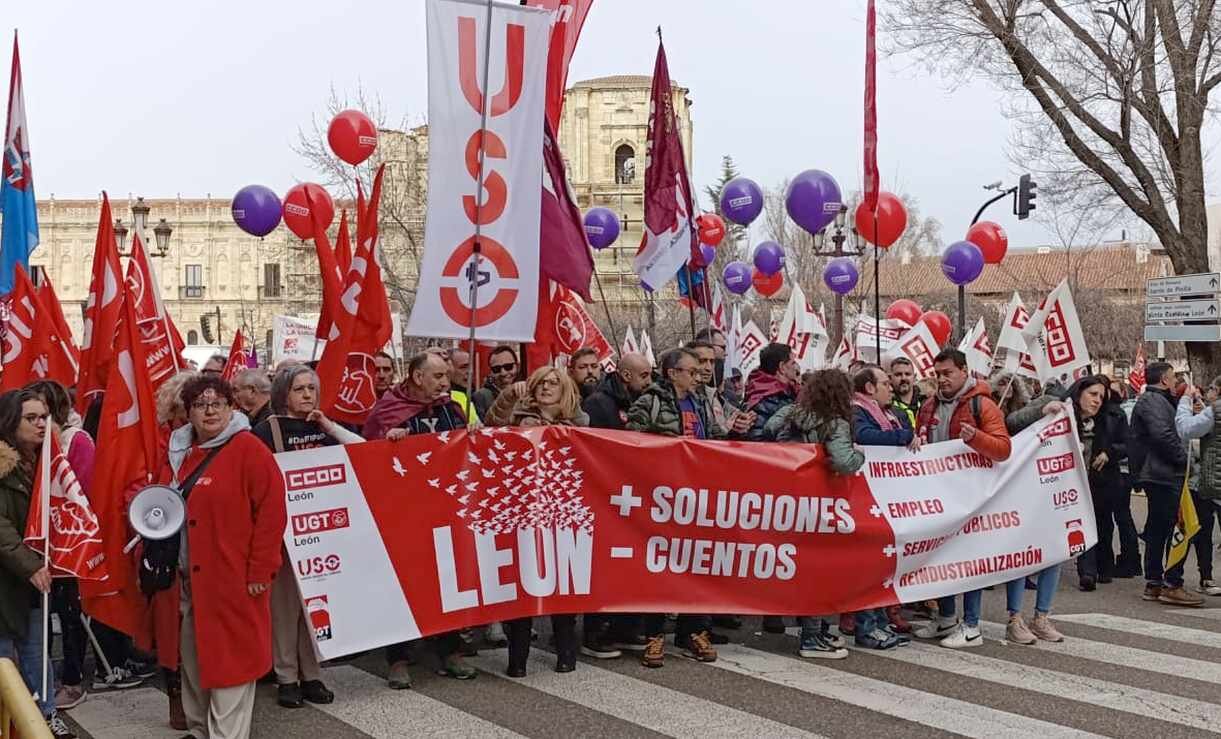La cabeza de la manifestación ya está en la línea de salida.