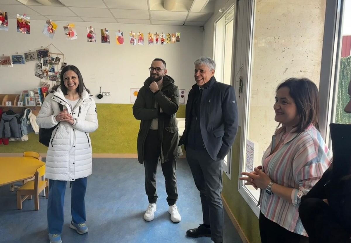 El delegado territorial, acompañado por la corporación municipal, también se ha desplazado a la escuela infantil de titularidad municipal, ubicada en el Polígono Industrial de Onzonilla.