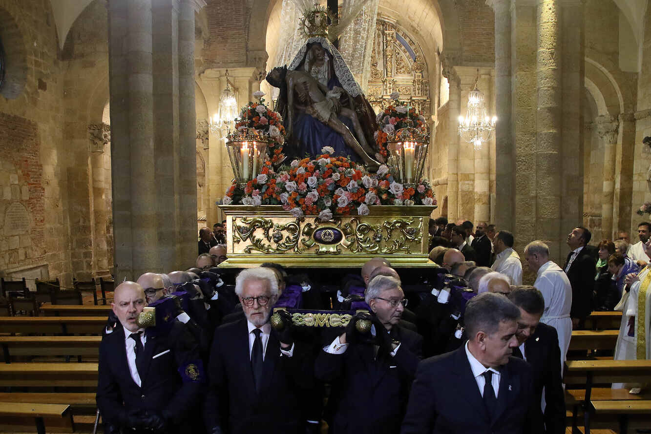 La procesión de La Morenica, en la cámara de Peio García (16)