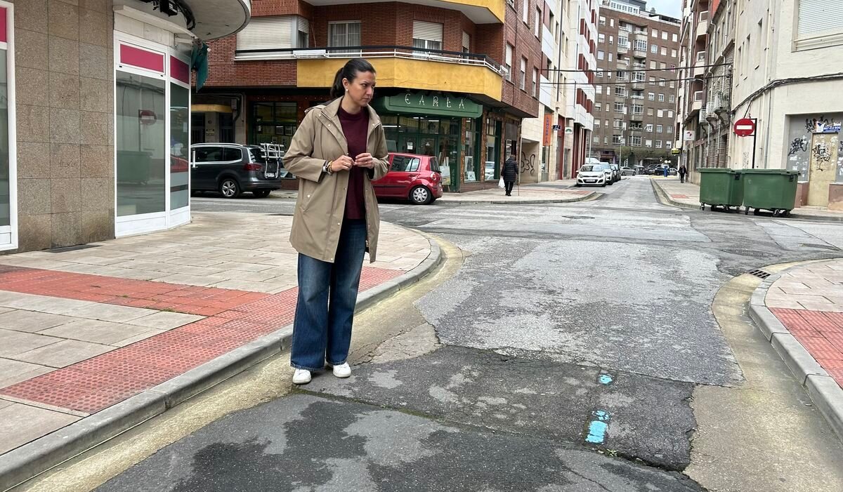Ponferrada destina 50.000 euros en pasos de cebra sobreelevados y rebaje de badenes en dos calles.