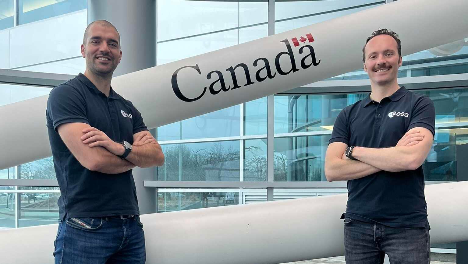 El astronauta leonés Pablo Álvarez, tras finalizar su preparación con el brazo robótico.