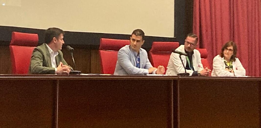 Mesa sobre la gestión intrahospitalaria de una crisis.